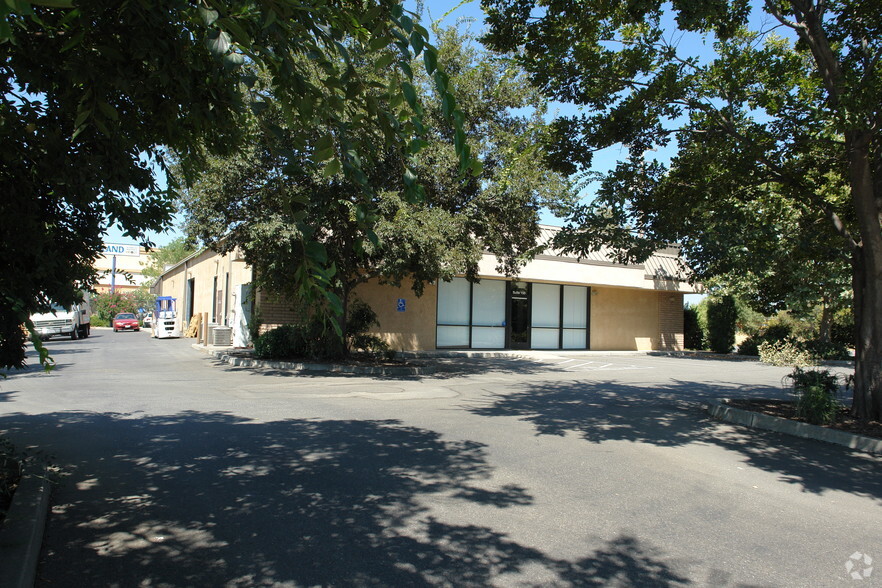 2592 Notre Dame Blvd, Chico, CA à louer - Photo de l’immeuble – Image 2 sur 21