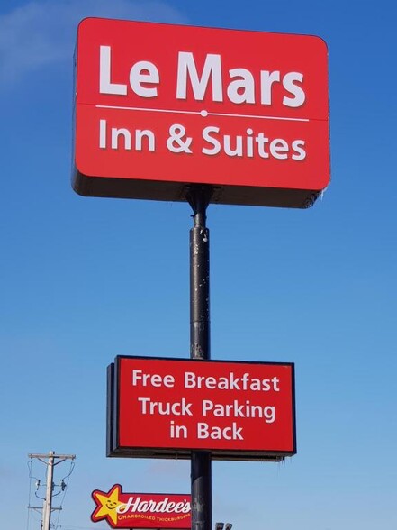1201 Hawkeye Ave SW, Le Mars, IA à vendre - Photo de l’immeuble – Image 2 sur 25