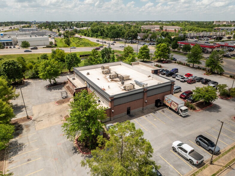 2707 SE Moberly Ln, Bentonville, AR à vendre - Photo de l’immeuble – Image 3 sur 7
