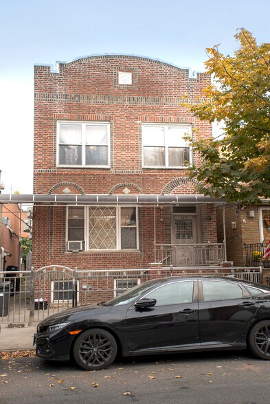 1811 72nd St, Brooklyn, NY à vendre - Photo de l’immeuble – Image 1 sur 4
