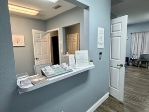 4109 Little Rd, New Port Richey, FL à louer Hall d’entrée– Image 1 sur 8