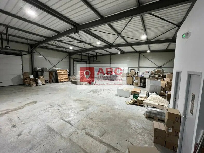 Local d’activités dans Gallargues-le-Montueux à louer - Photo intérieure – Image 3 sur 6