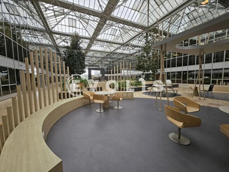 Bureau dans Arcueil à louer - Photo de l’immeuble – Image 1 sur 16