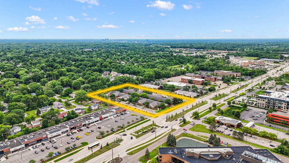 7001 Orchard Lake Rd, West Bloomfield, MI à vendre - Aérien – Image 3 sur 5