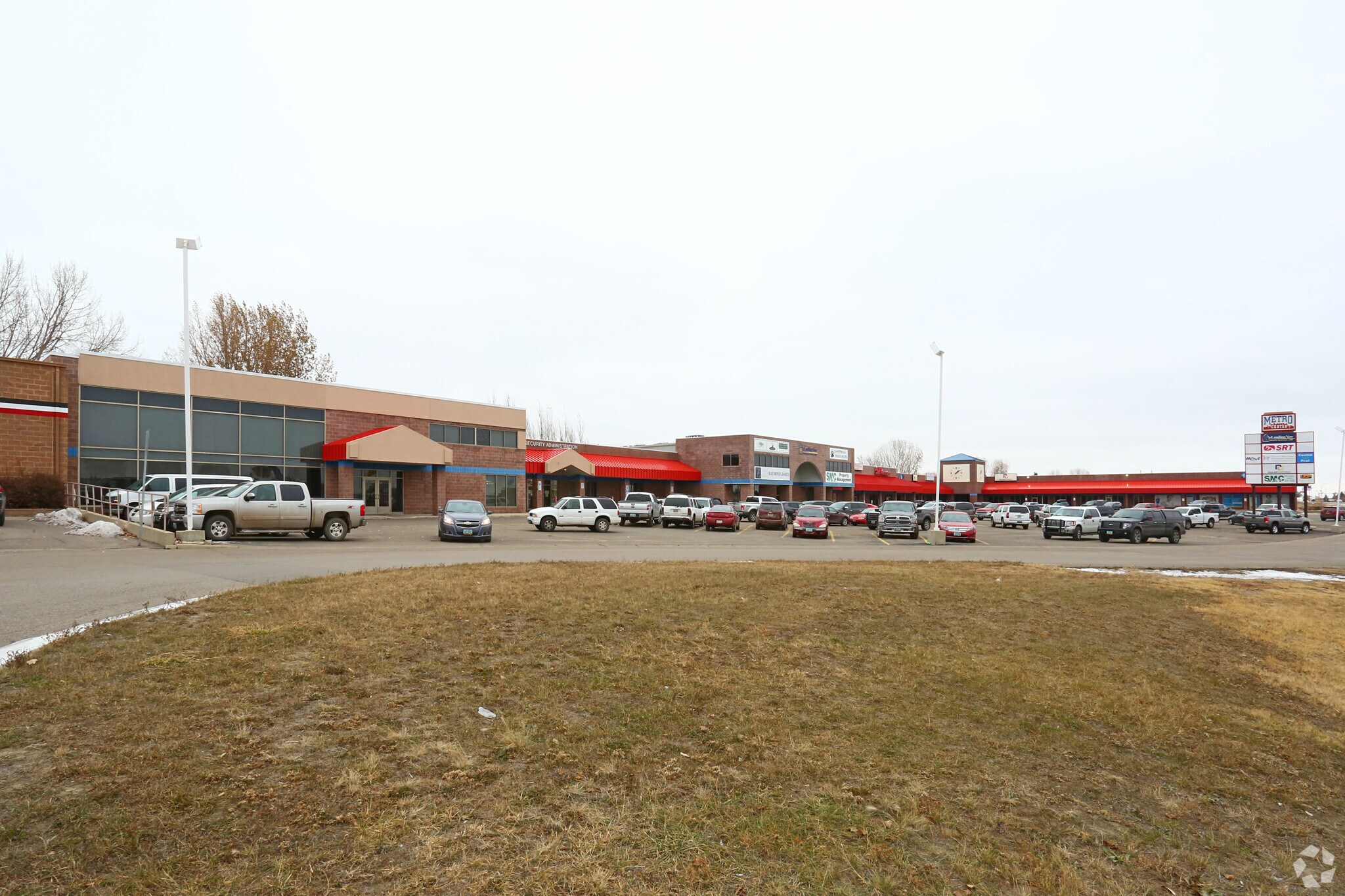 1308-1420 20th Ave SW, Minot, ND à louer Photo de l’immeuble– Image 1 sur 9