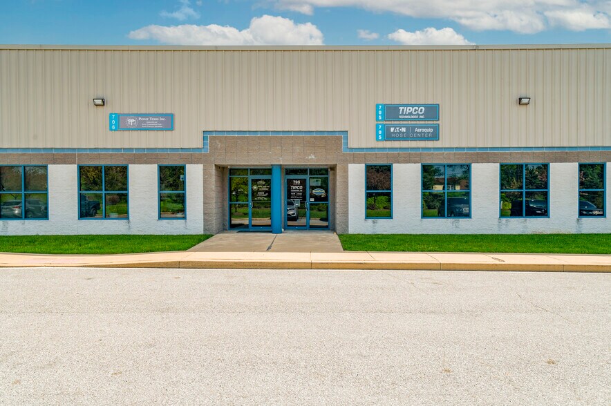 700 Carson Dr, Bear, DE à louer - Photo de l’immeuble – Image 2 sur 15
