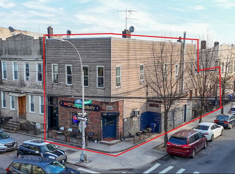 552 Grandview Ave, Ridgewood, NY à vendre Photo principale– Image 1 sur 28