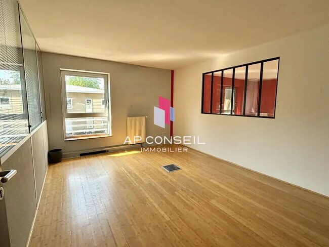 Plus de détails pour Bureau à vendre