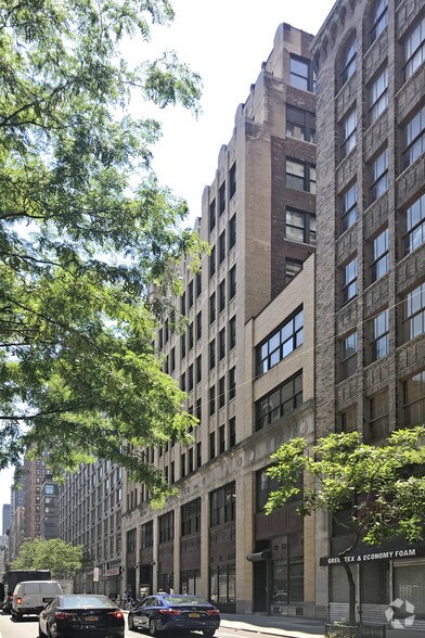 226 W 26th St, New York, NY à louer - Photo de l’immeuble – Image 1 sur 10