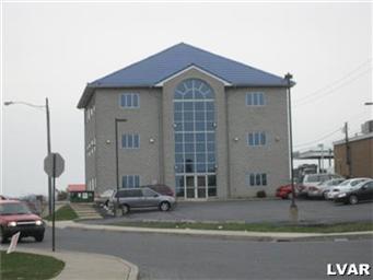 2020 Downyflake Ln, Allentown, PA à louer Photo principale– Image 1 sur 7