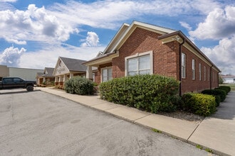 117 E Bryant St, Smithville, TN à louer Photo de l’immeuble– Image 1 sur 19