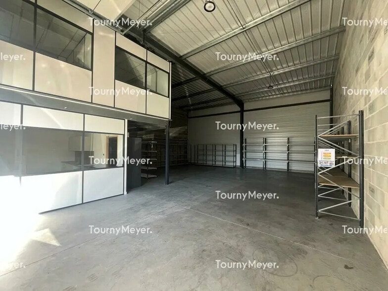 Local d’activités dans Villenave-d'Ornon à louer - Photo de l’immeuble – Image 3 sur 5