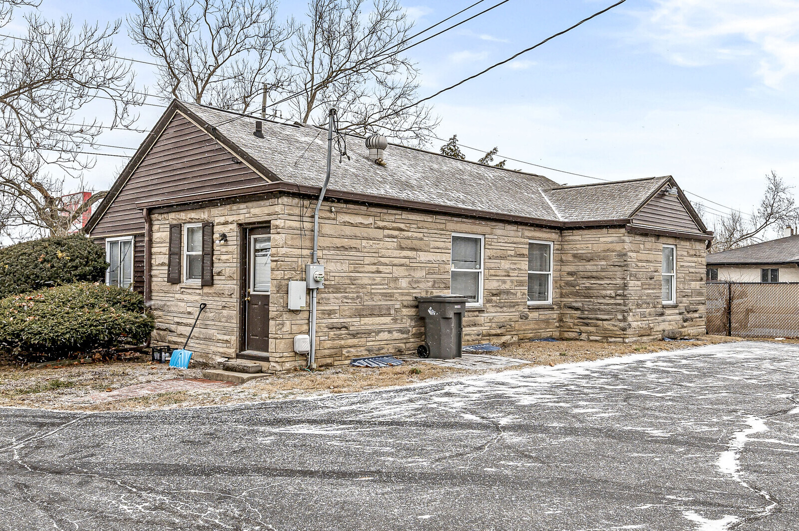 1109 N Shadeland Ave, Indianapolis, IN à vendre Photo de l’immeuble– Image 1 sur 26