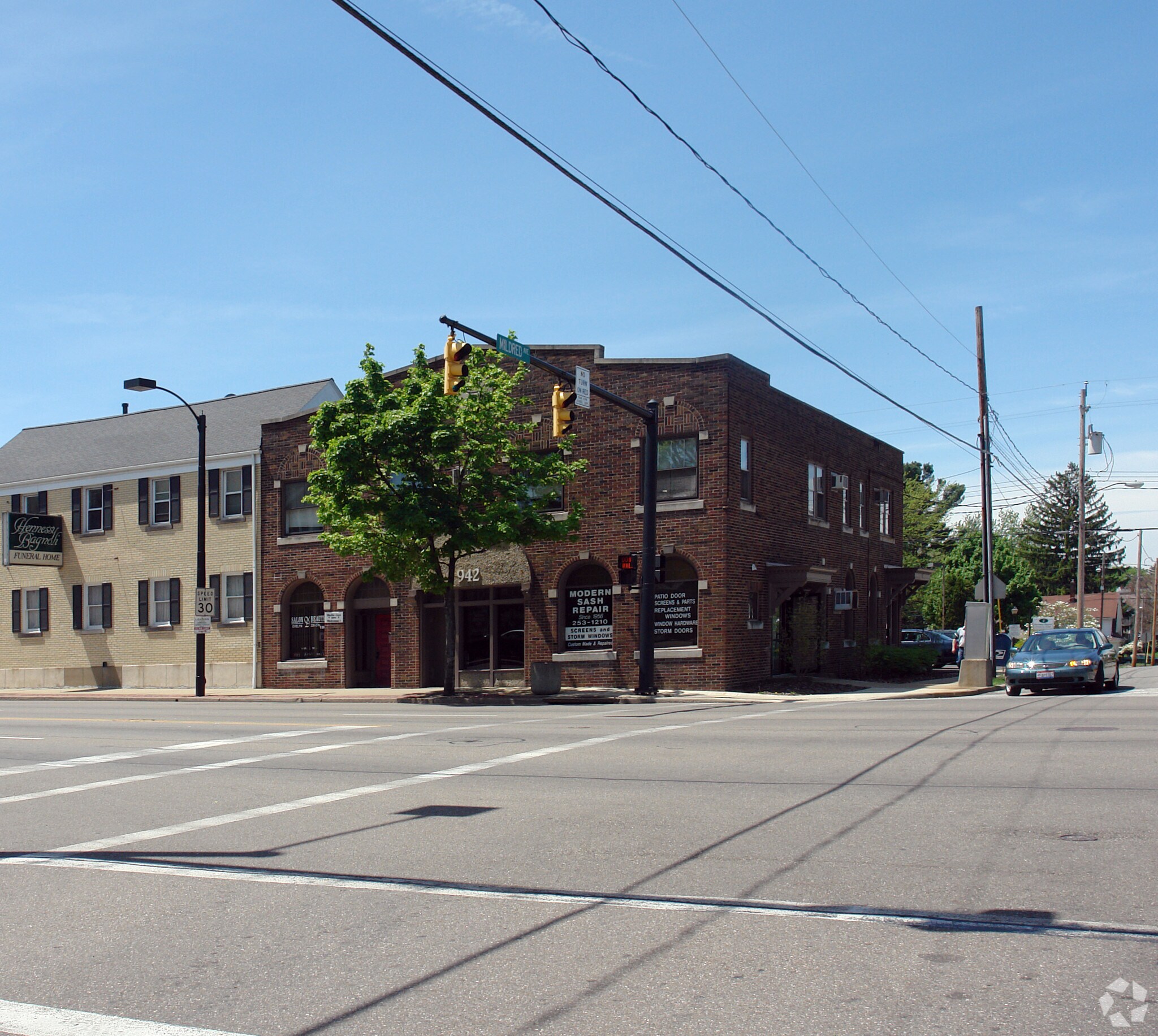 942 N Main St, Akron, OH à louer Photo principale– Image 1 sur 12