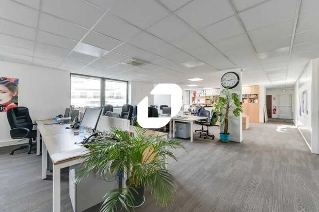 Plus de détails pour Bureau à louer