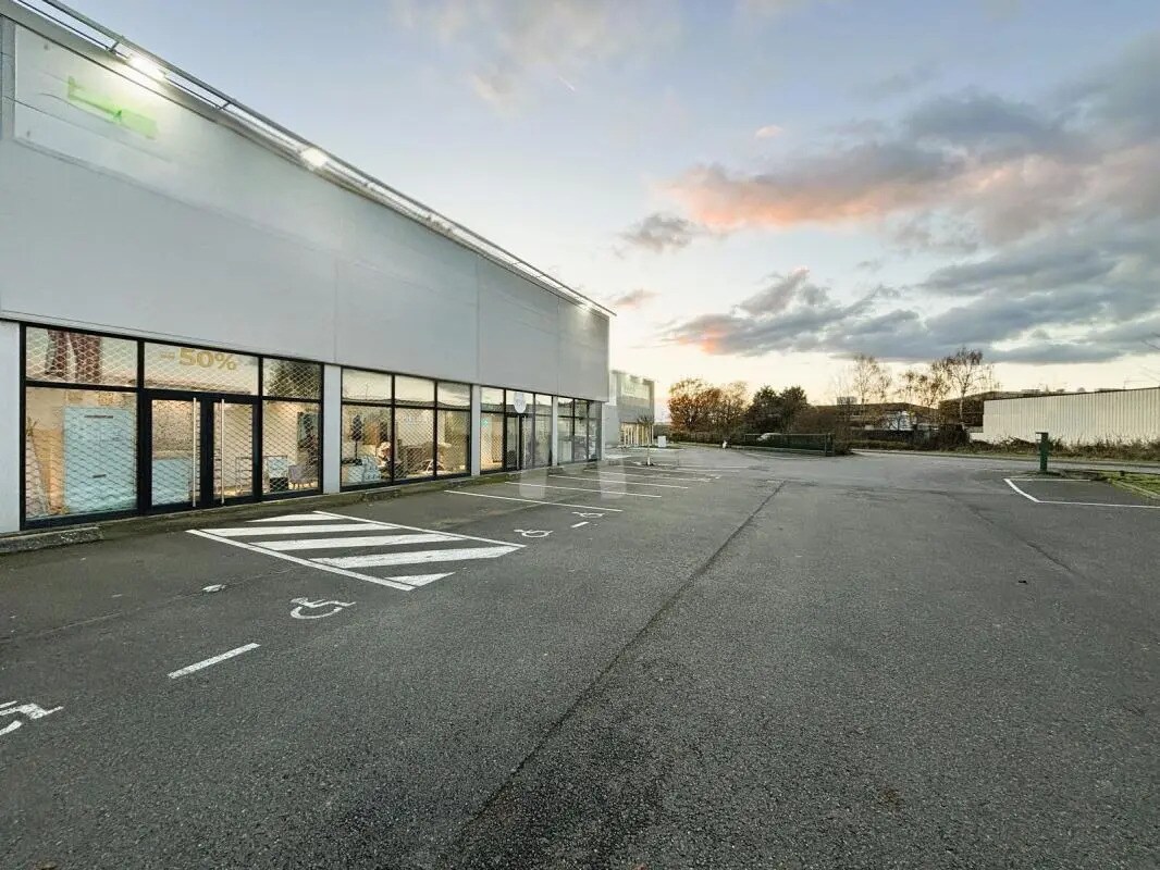 Local commercial dans Sainte-Geneviève-des-Bois à louer Photo de l’immeuble– Image 1 sur 8