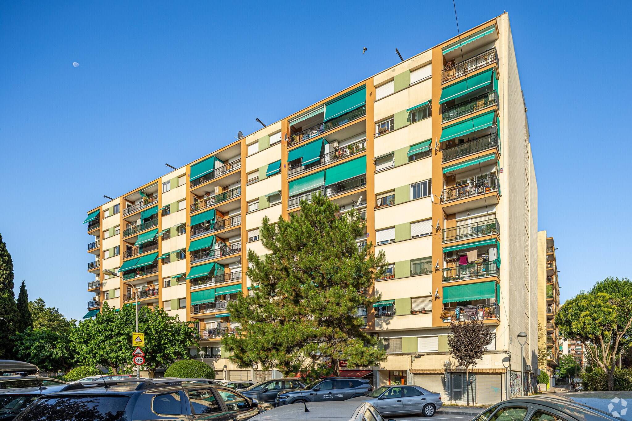 Immeuble residentiel dans Rubí, Barcelona à vendre Photo principale– Image 1 sur 4