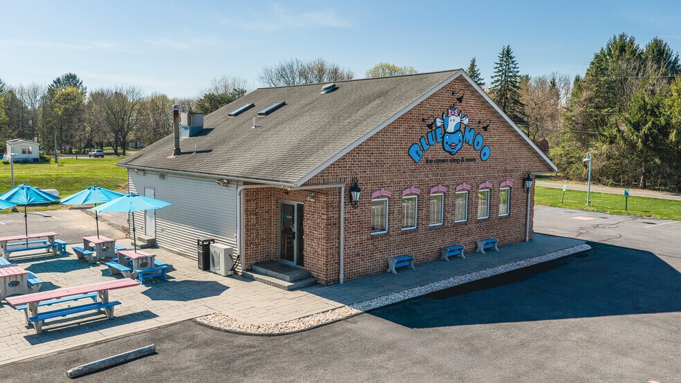 2693 Community Dr, Bath, PA à vendre - Photo de l’immeuble – Image 3 sur 51