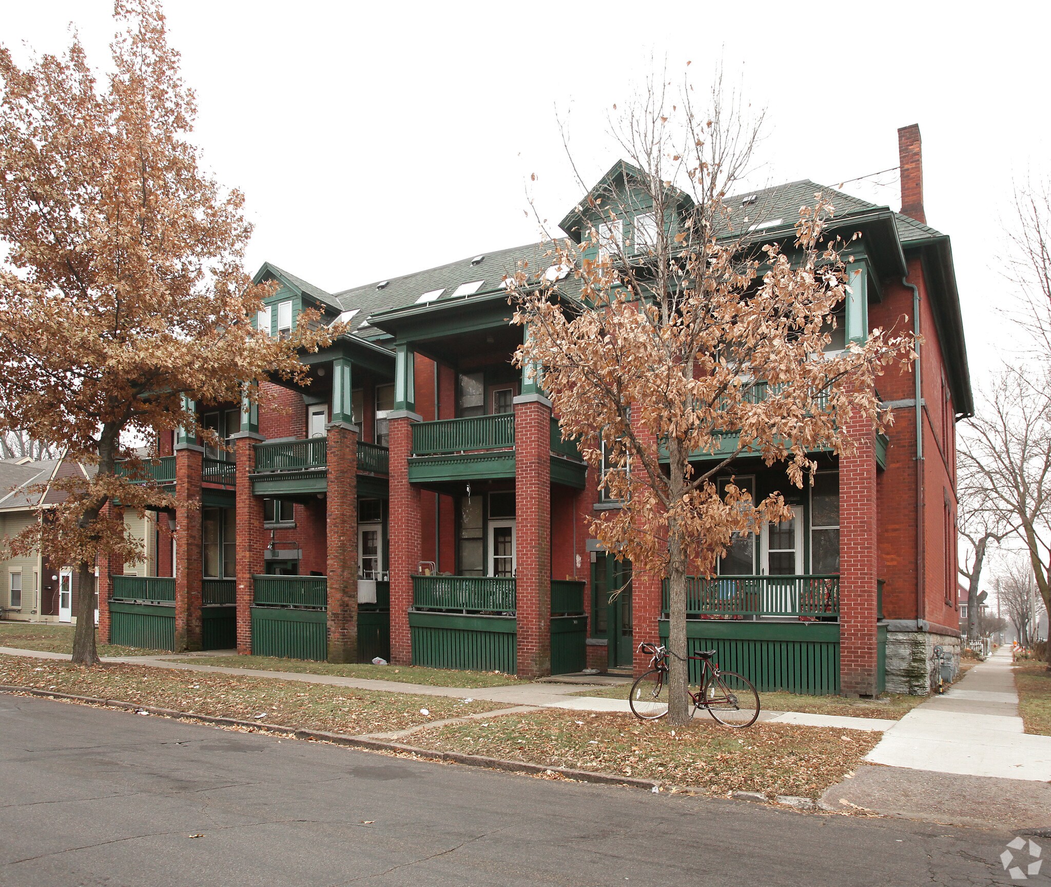 732 Marshall Ave, Saint Paul, MN à vendre Photo principale– Image 1 sur 10