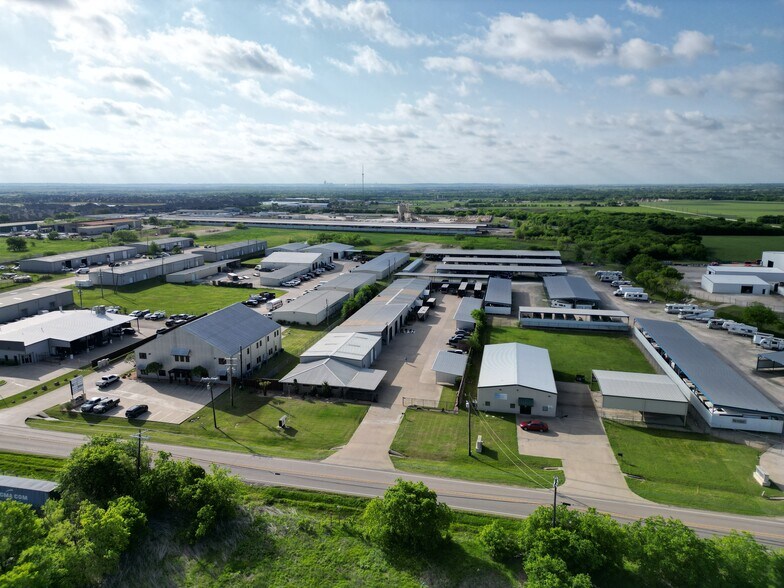 1836 Lone Star Rd, Mansfield, TX à louer - Photo de l’immeuble – Image 2 sur 9