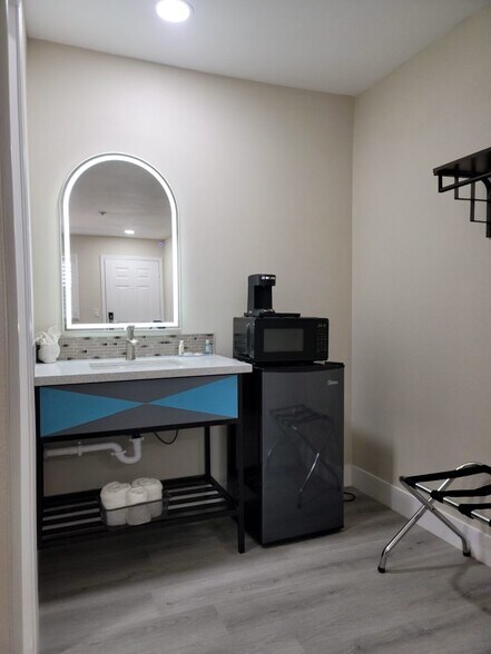 15765 Mojave Dr, Victorville, CA à vendre - Photo intérieure – Image 3 sur 36