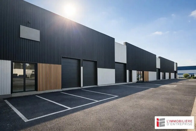 Plus de détails pour Local d'activités à louer