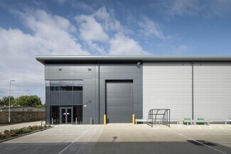 Plus de détails pour Station Approach, Waltham Cross - Industriel/Logistique à louer