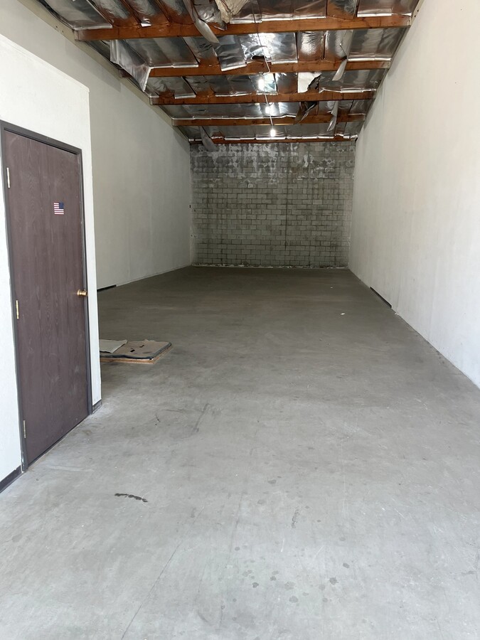 12734 Branford St, Pacoima, CA 91331 - Lot 5 -  - Photo intérieure - Image 1 of 2
