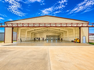 Plus de détails pour 2408 Airport Rd, Gainesville, TX - Spécialisé à vendre