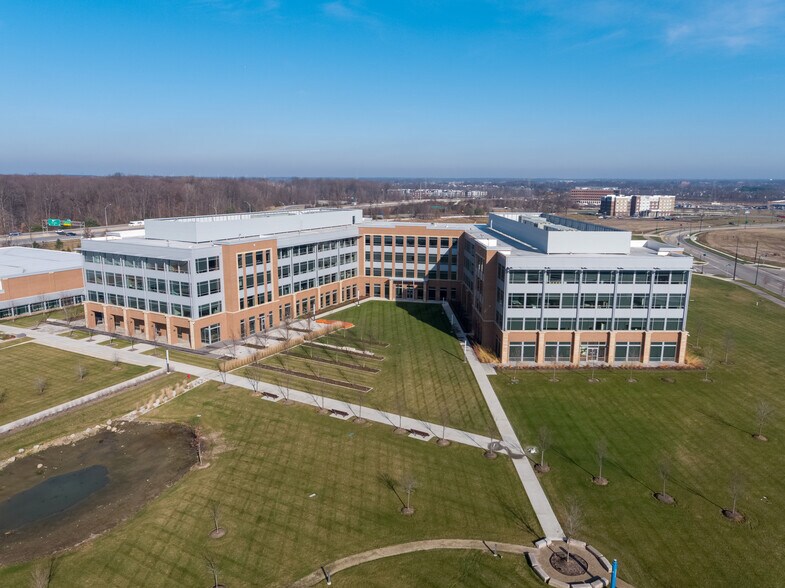 4900 E Dublin Granville Rd, Columbus, OH à louer - Photo de l’immeuble – Image 1 sur 17