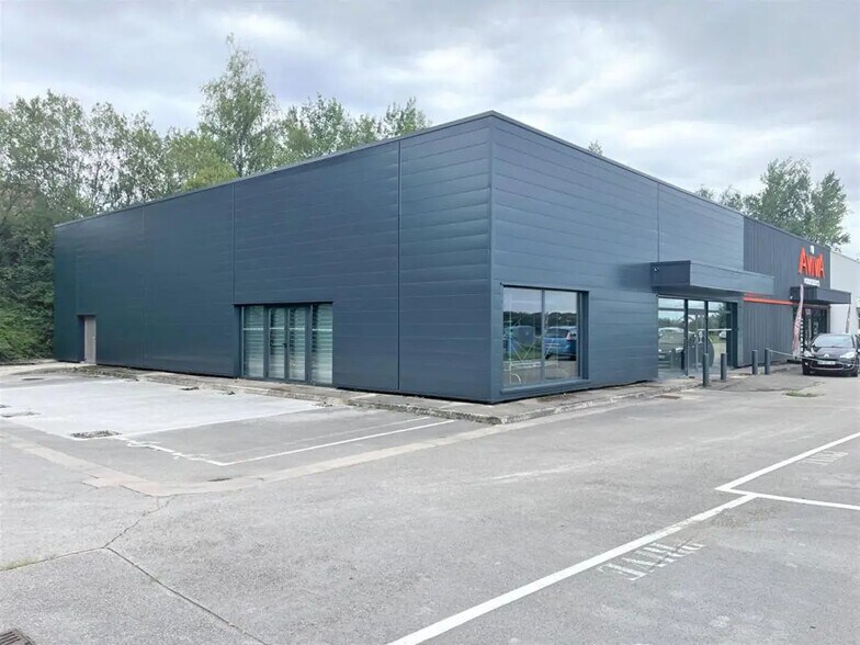 Local commercial dans Besançon à louer - Photo de l’immeuble – Image 1 sur 9