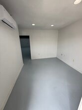 4834-4890 SW 75th Ave, Miami, FL à louer Photo de l’immeuble– Image 2 sur 8