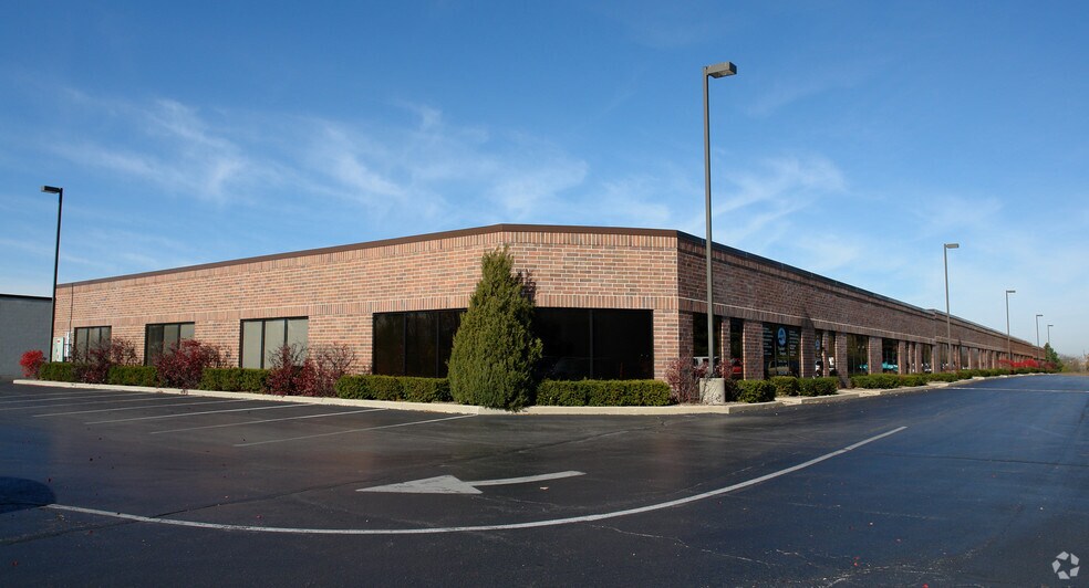 888 E Belvidere Rd, Grayslake, IL à louer - Photo de l’immeuble – Image 2 sur 7