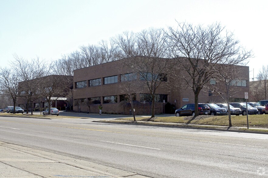 1300 Michigan St NE, Grand Rapids, MI à louer - Photo de l’immeuble – Image 2 sur 7
