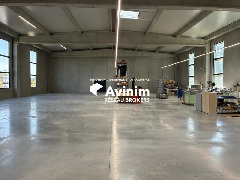 Industriel/Logistique dans Saint-Estève-Janson à louer - Photo intérieure – Image 2 sur 16