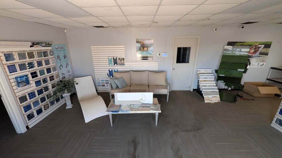 10855 N I-35 Fwy, San Antonio, TX à louer - Photo de l’immeuble – Image 2 sur 11