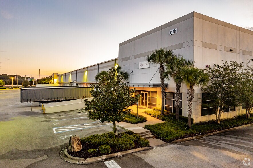 601 Gills Dr, Orlando, FL à louer - Photo de l’immeuble – Image 2 sur 8