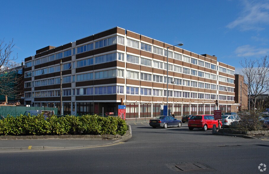 Back Spring Gdns, Bolton à louer - Photo de l’immeuble – Image 2 sur 2