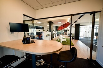 2727 Rue Saint-Patrick, Montréal, QC à louer Photo intérieure– Image 1 sur 1