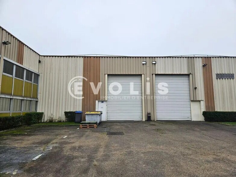 Local d’activités dans Massy à louer - Photo de l’immeuble – Image 1 sur 23