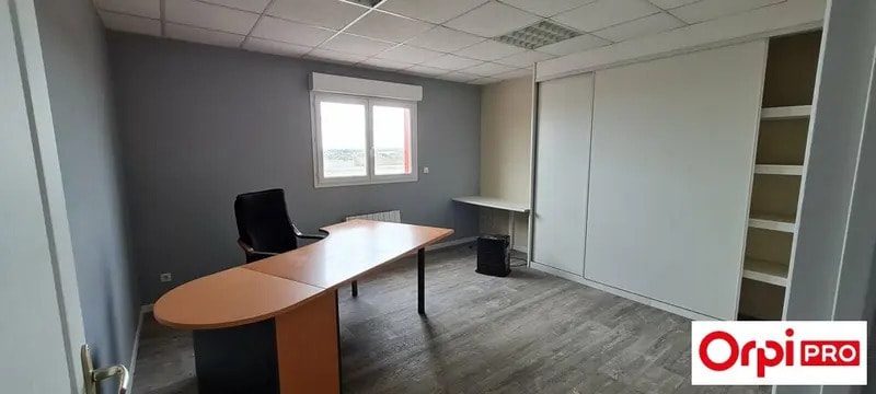 Bureau dans Yffiniac à louer - Photo intérieure – Image 2 sur 5