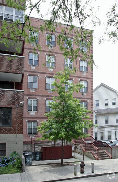1710 Newkirk Ave, Brooklyn, NY à vendre - Photo principale – Image 1 sur 2