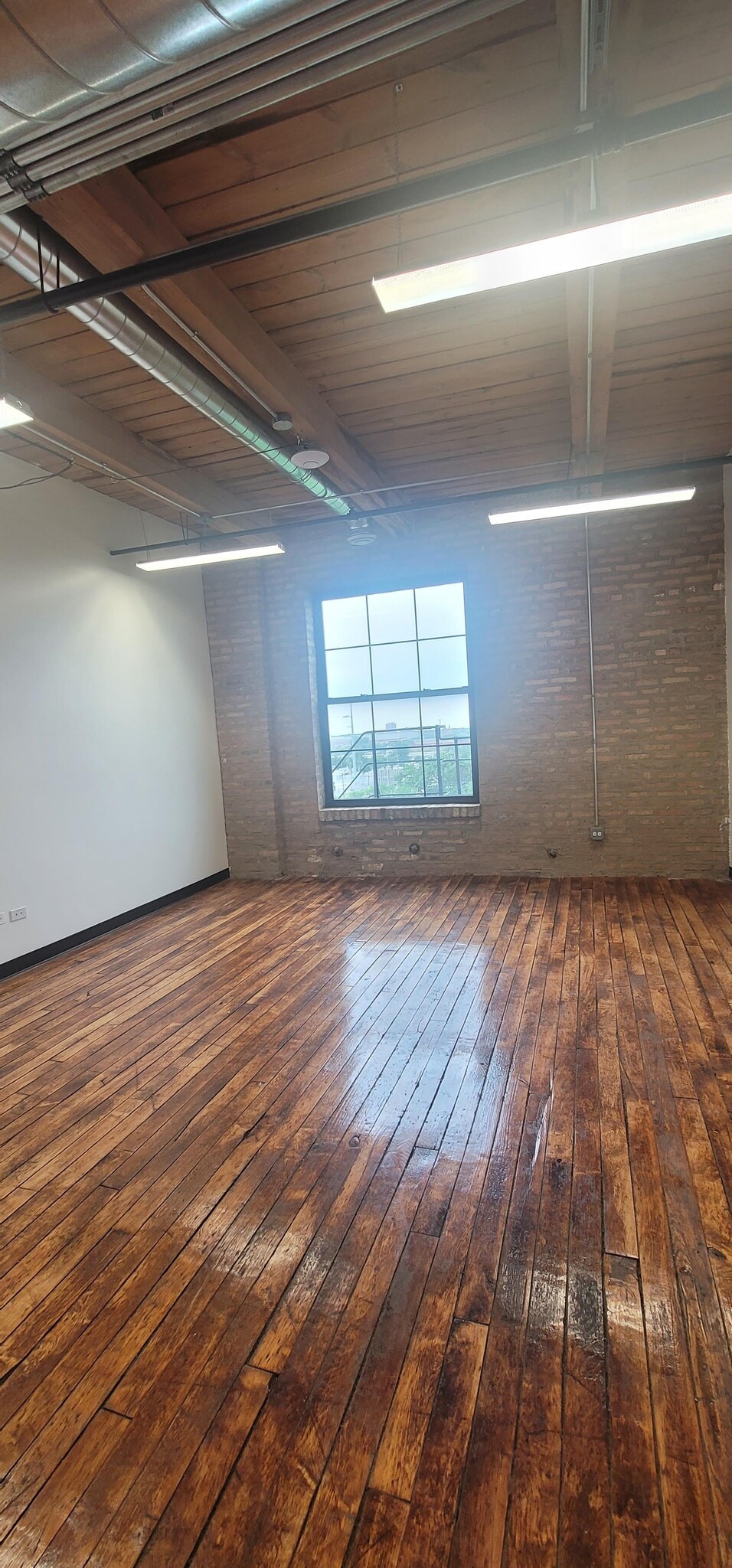 1100 W Cermak Rd, Chicago, IL à louer Photo intérieure– Image 1 sur 1