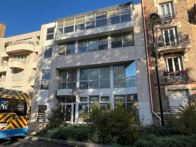 Plus de détails pour 41 Rue De L'Alma, Courbevoie - Bureau à louer