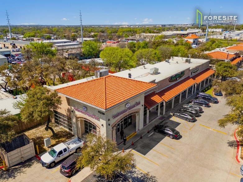 11220 N Lamar Blvd, Austin, TX à vendre - Photo de l’immeuble – Image 2 sur 4