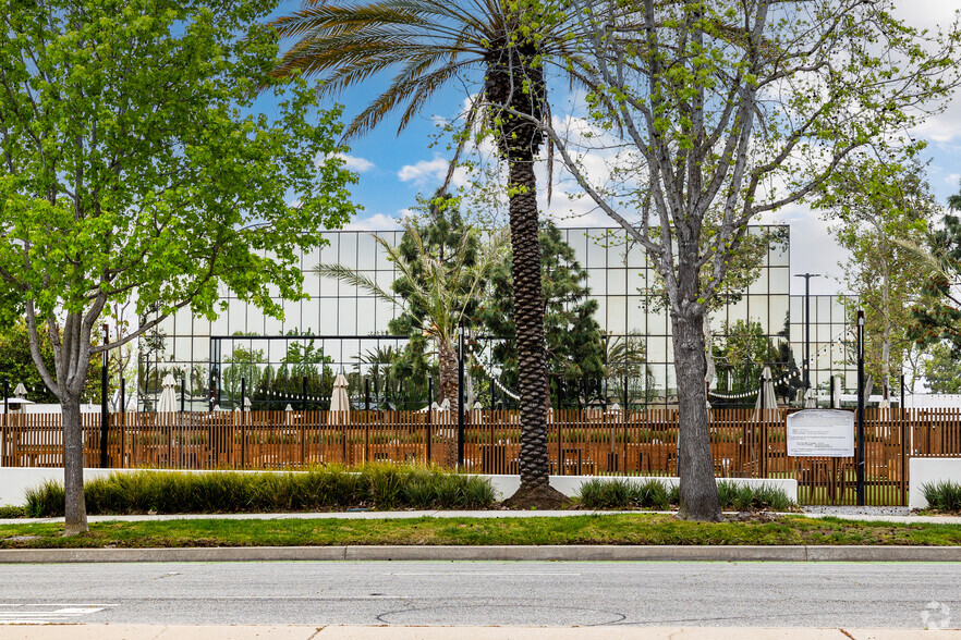 3420 Ocean Park Blvd, Santa Monica, CA à louer - Photo de l’immeuble – Image 3 sur 11