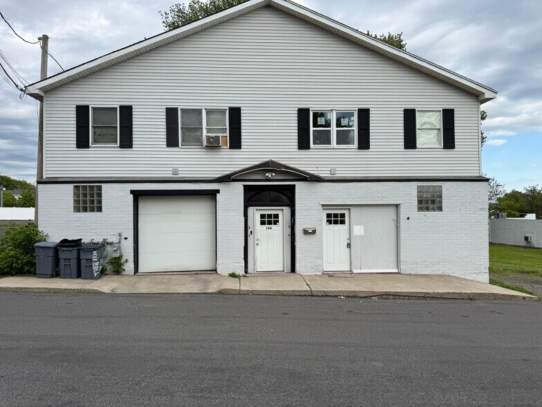 108 Ball St, East Syracuse, NY à louer - Photo de l’immeuble – Image 2 sur 13