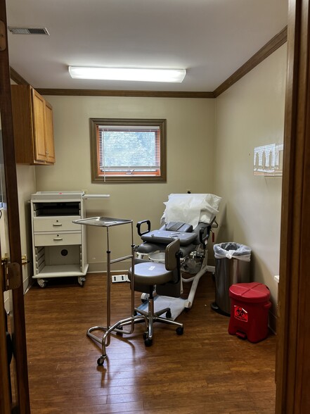89 Hospital Dr, Brevard, NC à louer - Photo intérieure – Image 2 sur 11
