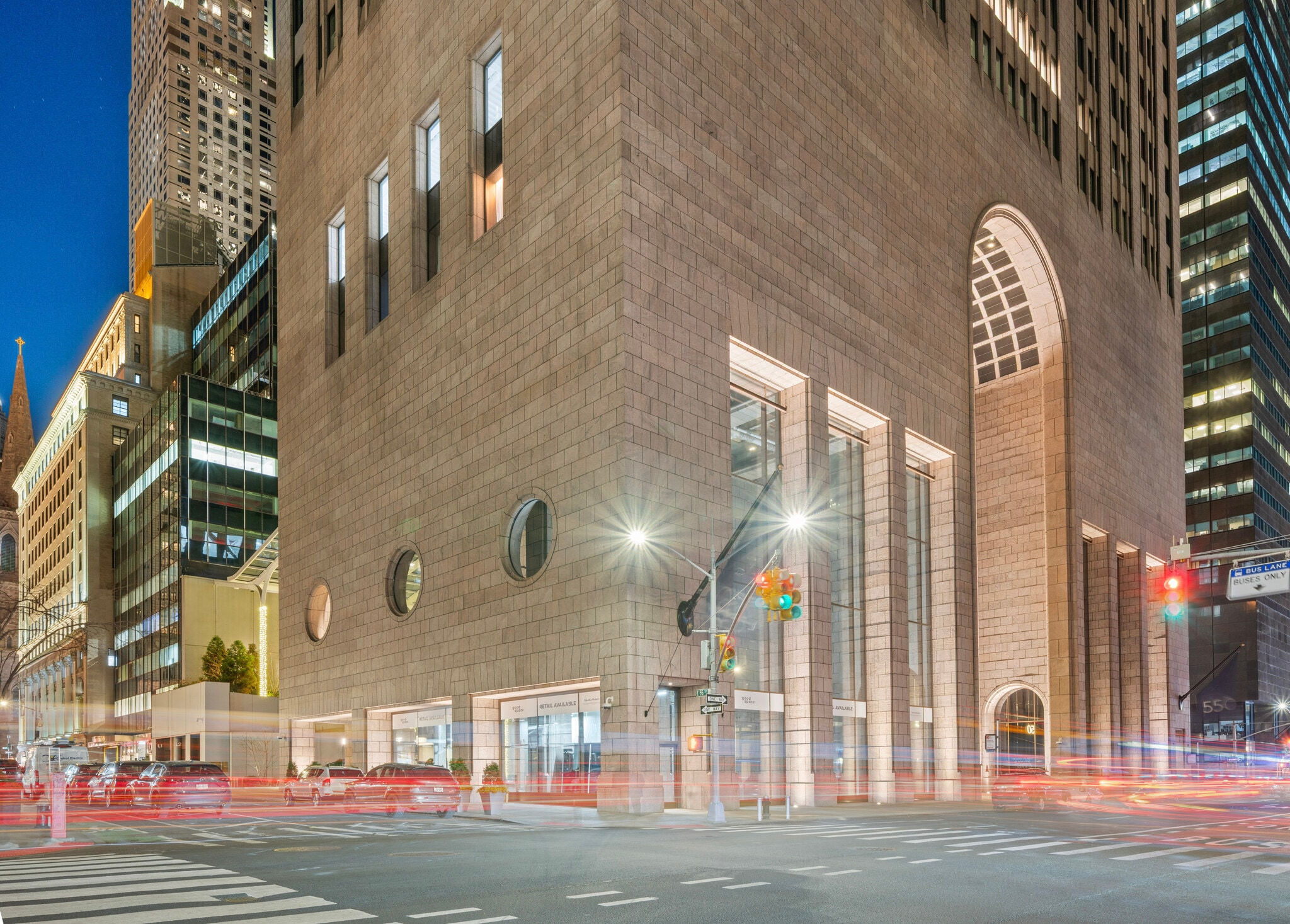 550 Madison Ave, New York, NY à louer Photo principale– Image 1 sur 8