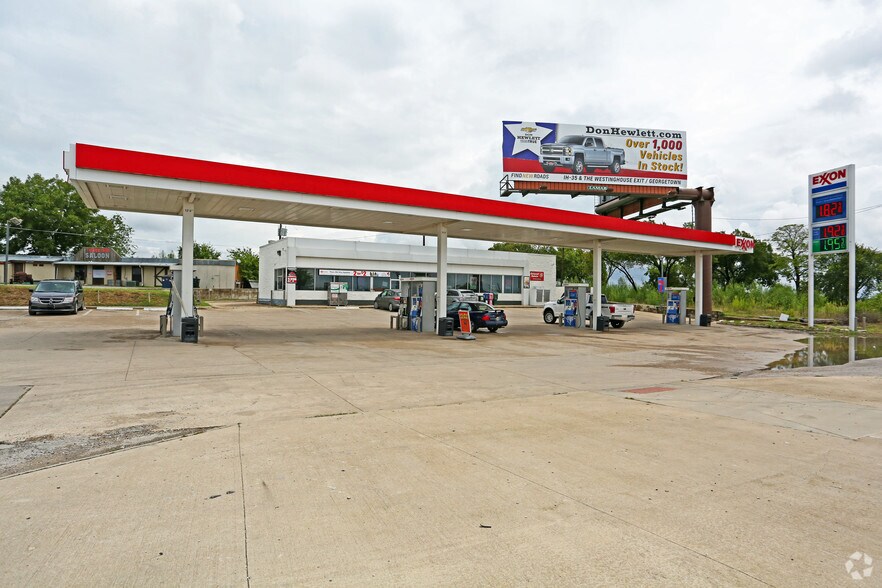 30 N Highway 183, Liberty Hill, TX à vendre - Photo de l’immeuble – Image 2 sur 4